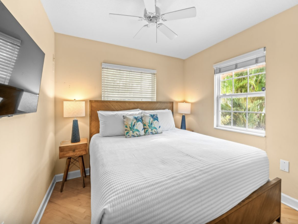 Lido Key Vacation Home with 2 Bedroom and Private Pool